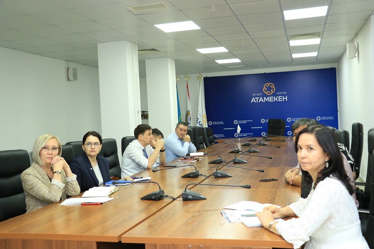 «قاراپايىم زاتتار ەكونوميكاسى» باعدارلاماسى اياسىندا التى جوبا ماقۇلداندى