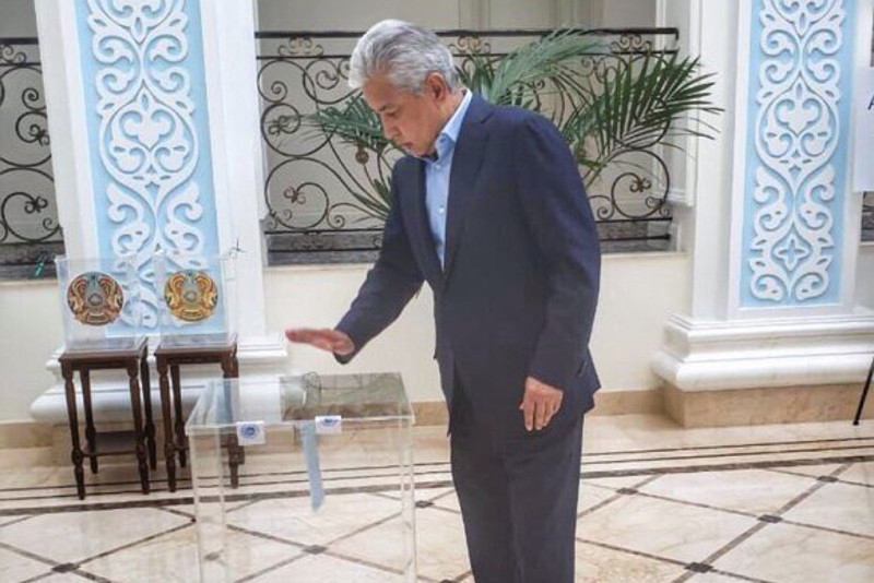 يمانعالي تاسماعامبەتوۆ پرەزيدەنت سايلاۋىندا داۋىس بەردى