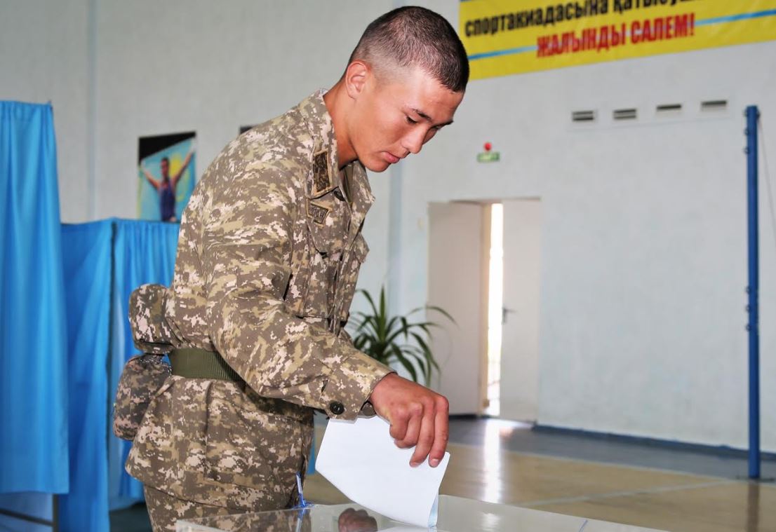 باتىستاعى اسكەريلەر ءبىرىنشى بولىپ وزدەرىنىڭ سايلاۋ ۋچاسكەلەرىندە داۋىس بەرۋدى اياقتادى