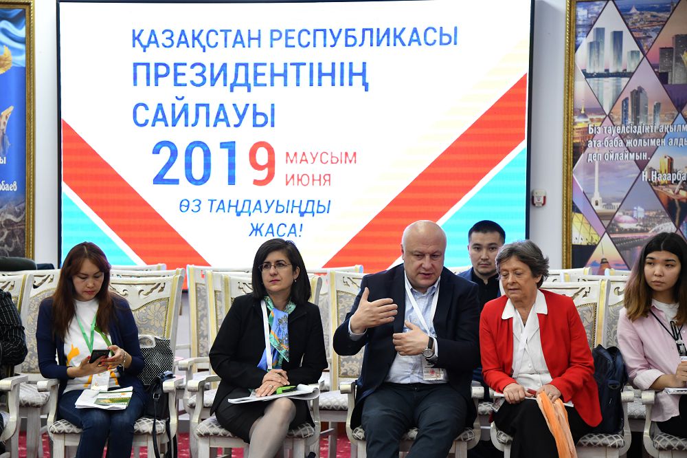 قاۋىپسىزدىك ماسەلەسى – نازاردا