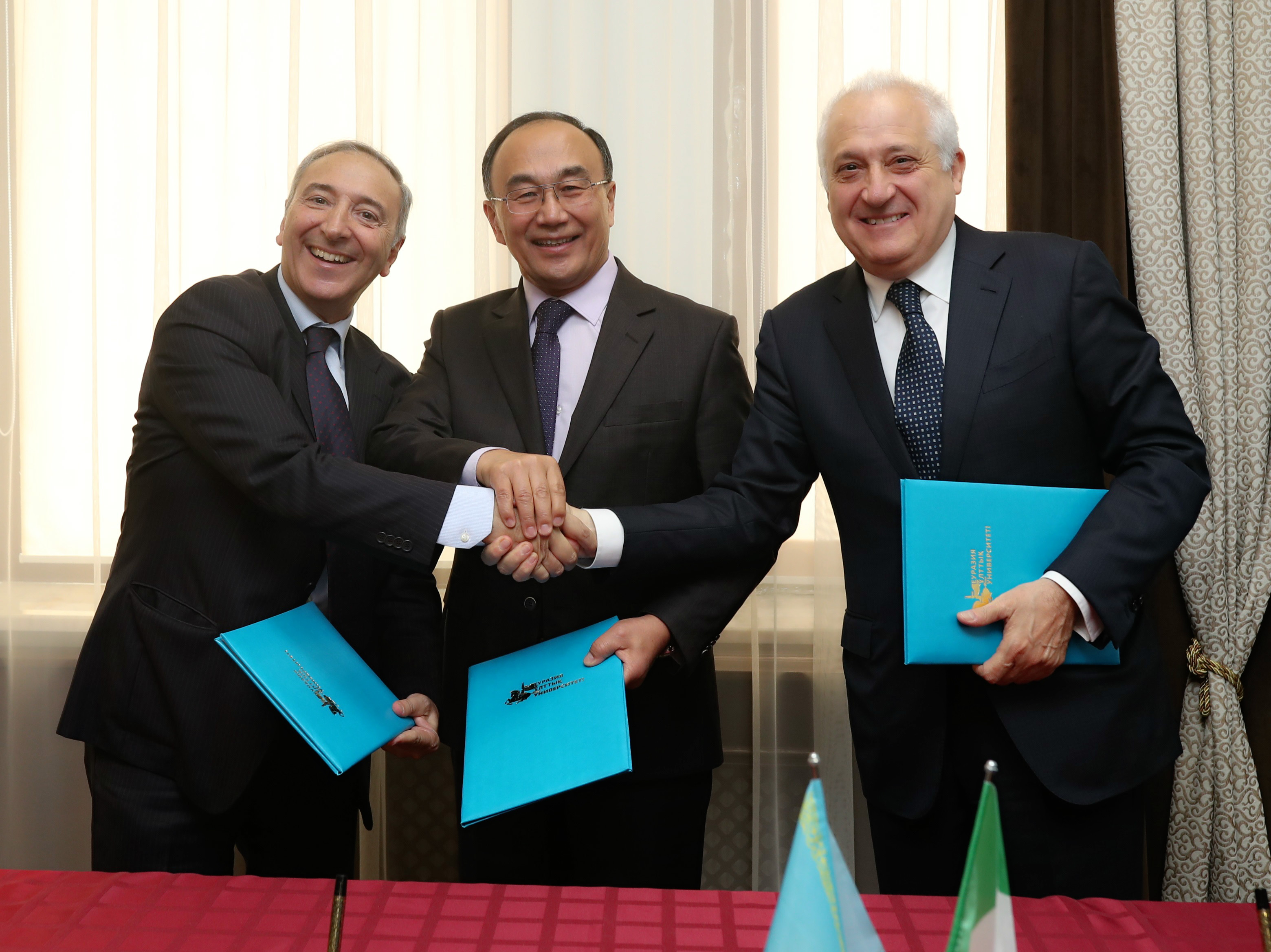 يتاليان ءتىلىن تەگىن مەڭگەرمەك