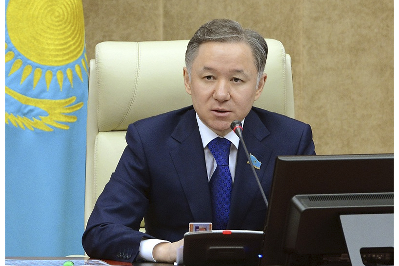 ن.نىعماتۋلين پارلامەنت پالاتالارىنىڭ بىرلەسكەن وتىرىسىن شاقىرۋ تۋرالى وكىمگە قول قويدى