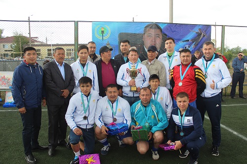 ەرلىكپەن قازا تاپقان پوليتسەيدى ەسكە الۋ ءتۋرنيرى ءوتتى