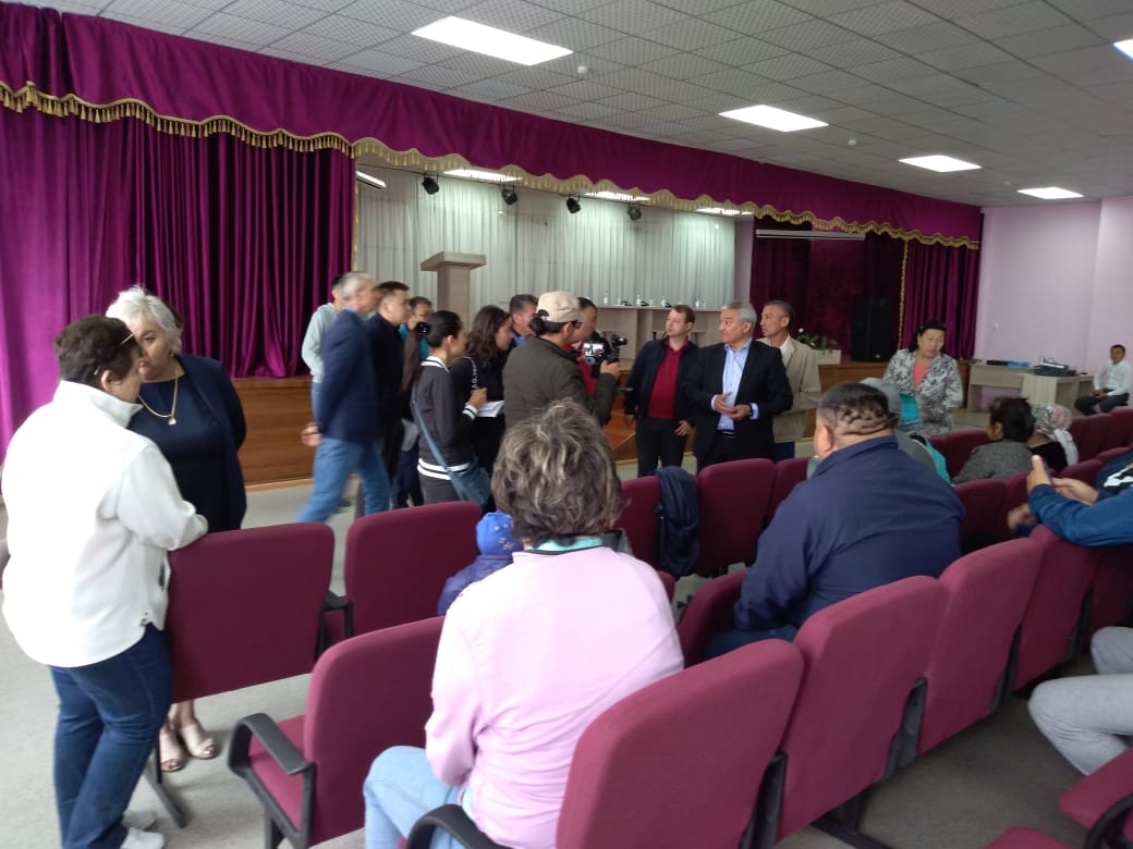 سەمەيدەگى ۇشاقتار كەنتىنىڭ تۇرعىندارىنا جارىق, اۋىز سۋ اسا قاجەت