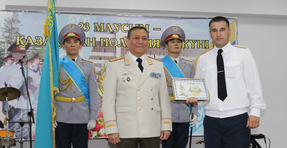 باتىس قازاقستاندا مىڭنان اسا پوليتسيا قىزمەتكەرى ماراپاتتالدى