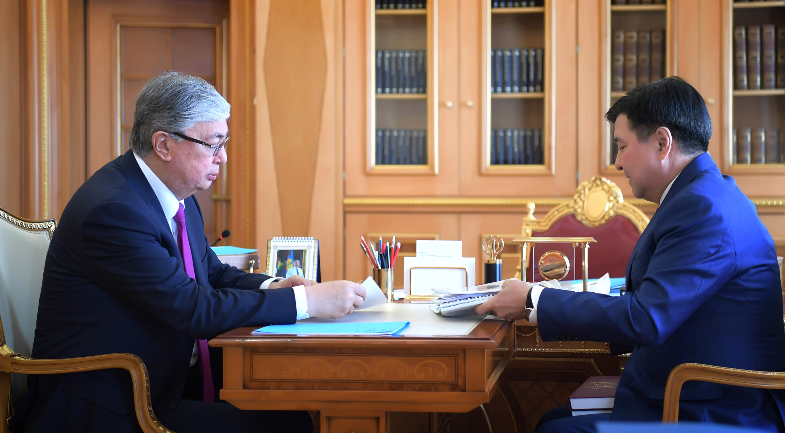 قازاقستان پرەزيدەنتى قاسىم-جومارت توقاەۆ جوعارعى سوت توراعاسى جاقىپ اسانوۆتى قابىلدادى