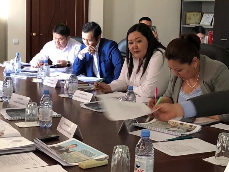 رەسپۋبليكالىق بايقاۋدا ماڭعىستاۋدان ەكى مەملەكەتتىك قىزمەتشى ۇزدىك اتاندى