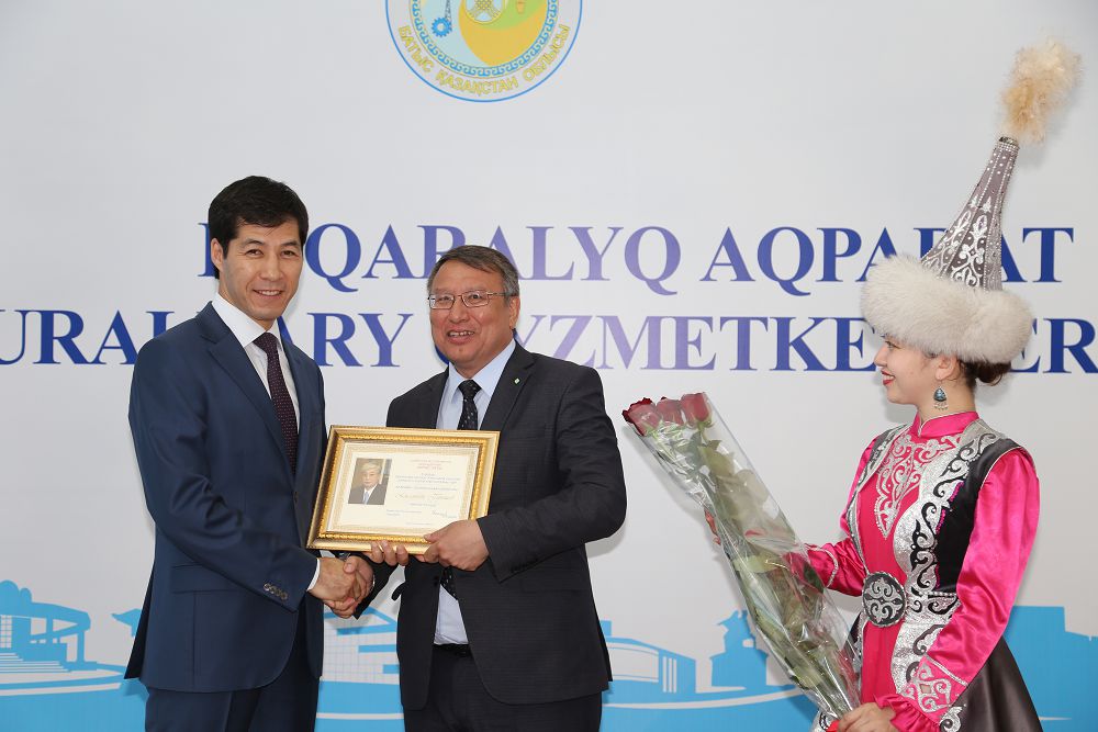 باتىس قازاقستان جۋرناليستەرى ماراپاتتالدى