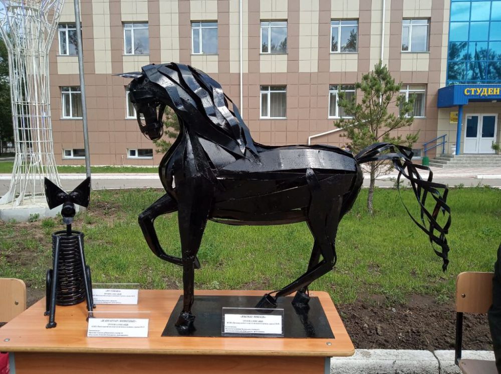 تەمىردەن جاسالعان تۇلپار