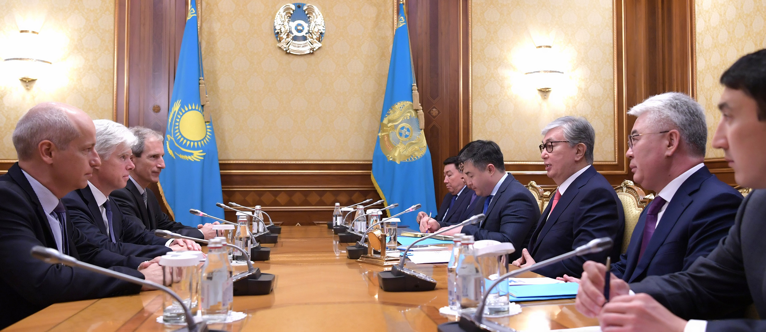 مەملەكەت باسشىسى «توتال بارلاۋ جانە ءوندىرۋ» كومپانياسىنىڭ پرەزيدەنتى ارنو برەياكپەن كەزدەستى