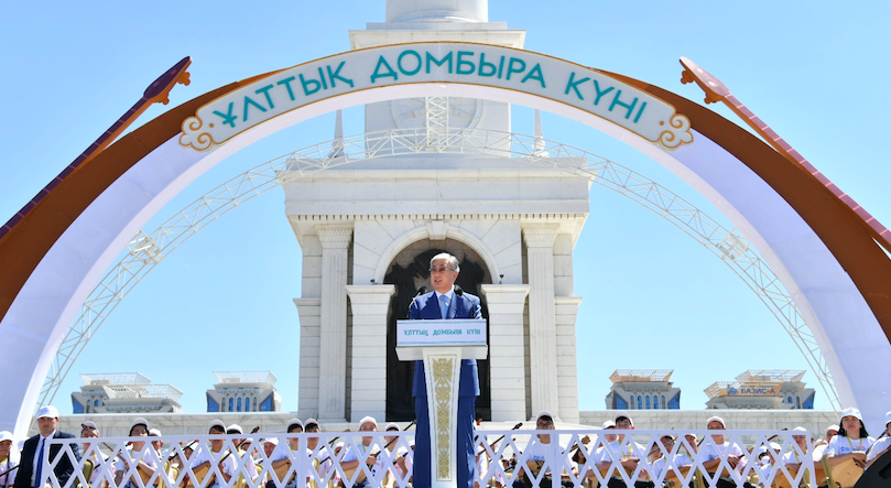 قاسىم-جومارت توقاەۆ ۇلتتىق دومبىرا كۇنىمەن قۇتتىقتادى