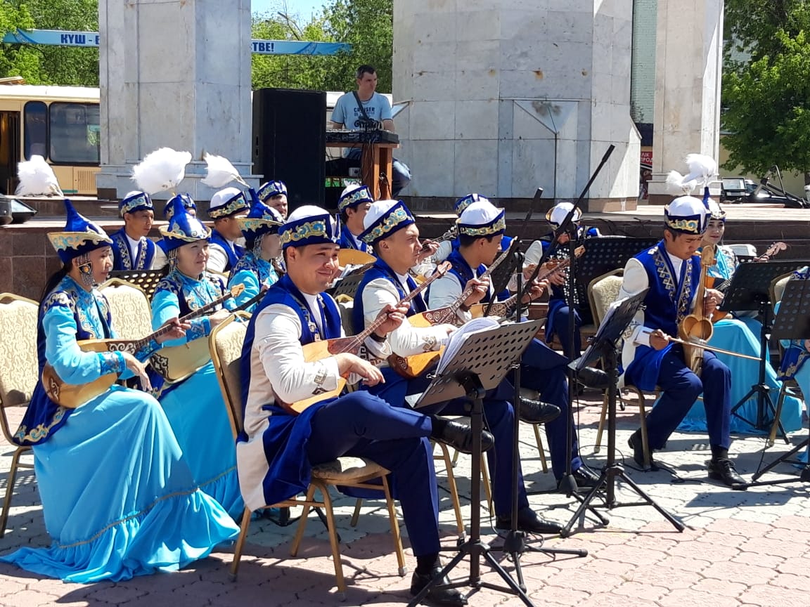 سولتۇستىك قازاقستاندا جاڭا تۋعان سابيگە دومبىرا تارتۋ ەتىلدى