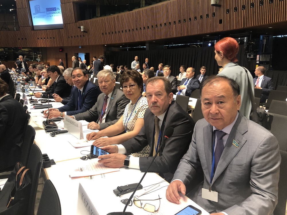 سەناتورلار ەىقۇ پارلامەنتتىك اسسامبلەياسىنىڭ 28-ءشى سەسسياسىنا قاتىستى