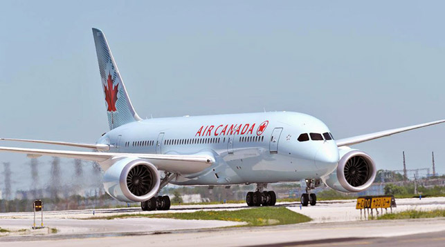 كانادالىق ۇشاق توتەنشە جاعدايدا قونىپ, 35 ادام زارداپ شەكتى