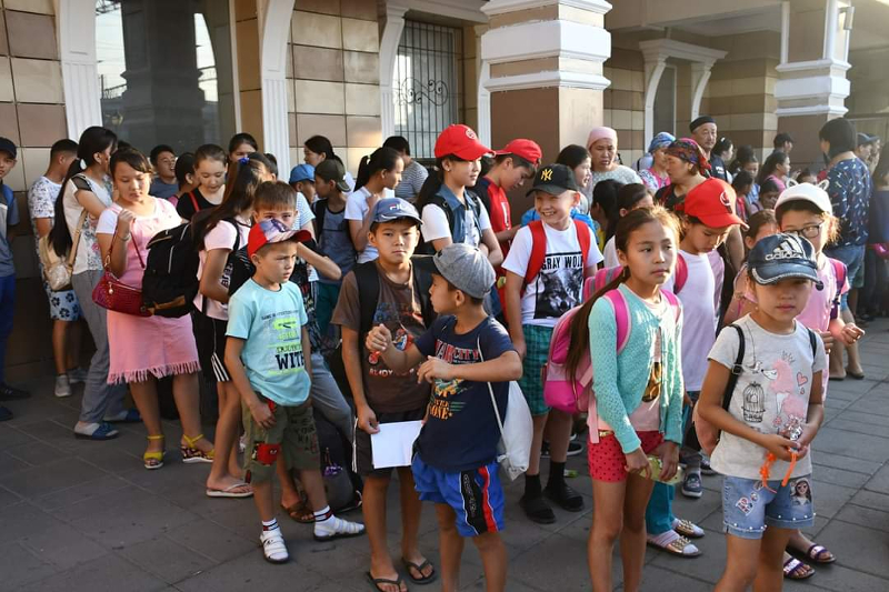 ارىستىڭ بالالارى الماتىدا دەمالادى