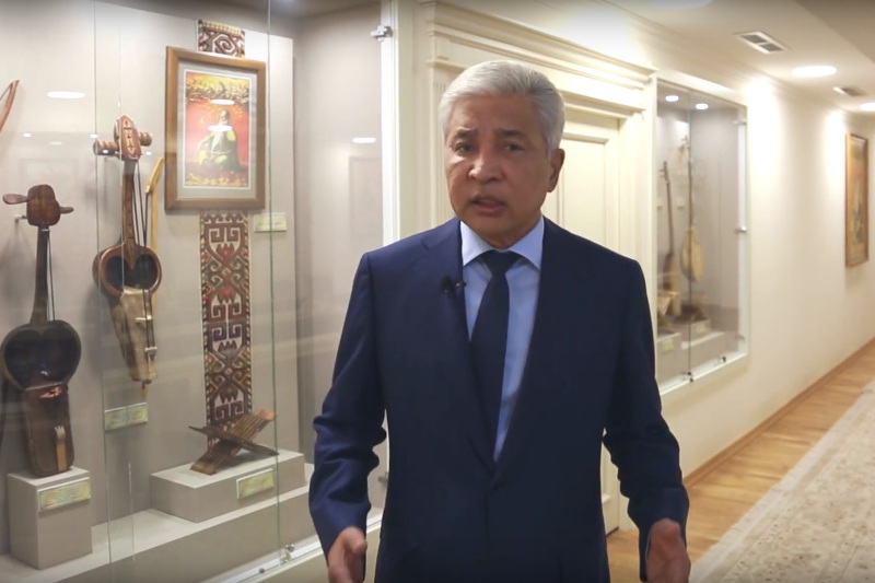 يمانعالي تاسماعامبەتوۆ ابايدىڭ التىنشى قارا ءسوزىن وقىدى (ۆيدەو)