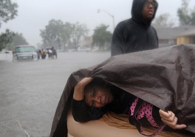 نەپالدا سۋ تاسقىنىنان 43 ادام قازا تاپتى