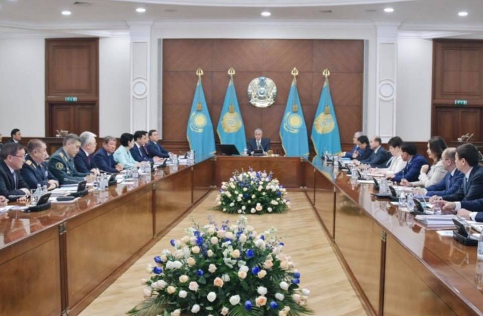 پرەزيدەنت حالىقتىڭ قارىز جۇكتەمەسىن تومەندەتۋگە قاتىستى شارانى ءتيىستى دەڭگەيدە ورىنداۋدى تاپسىردى