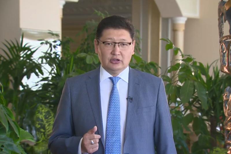 بەرىك ءۋالي اباي ولەڭدەرىن وقۋ ەستافەتاسىن جالعاستىردى (ۆيدەو)