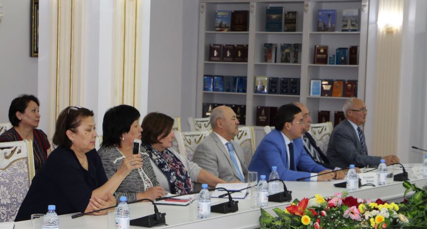 ۇلتتىق كوميتەت مۇشەلەرى باس قوستى