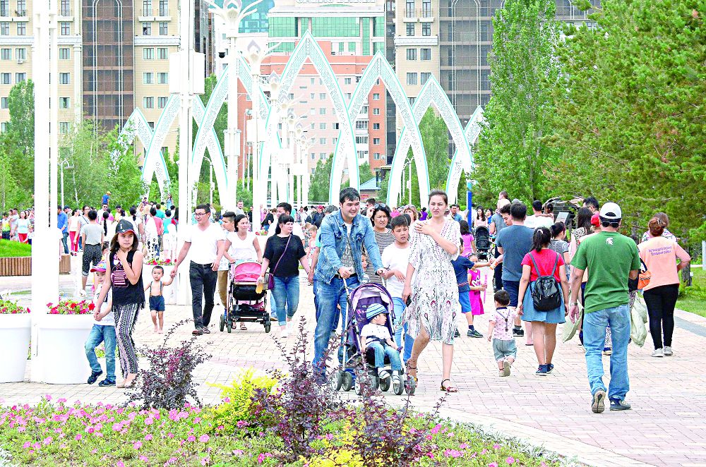 بالا ەڭبەگى:  قاجەتتىلىك پە, تاربيە مە؟