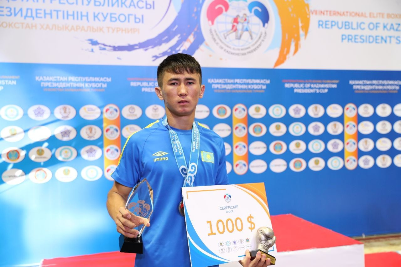 ماحمۇت سابىرحان پرەزيدەنت كۋبوگىنىڭ ۇزدىك بوكسشىسى اتاعىن يەلەندى