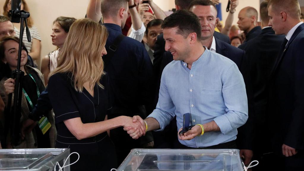 ۋكراينا حالقى كەزەكتەن تىس جوعارعى رادا دەپۋتاتتارىن سايلادى