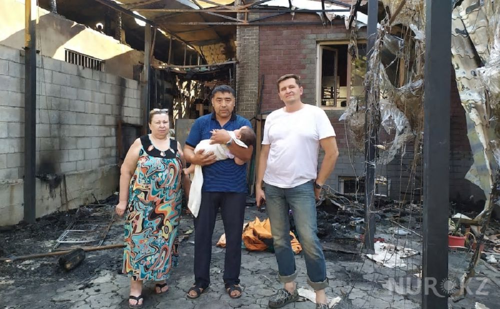 ۇلتتىق ۇلان كاپيتانى الماتىدا ورتەنگەن ءۇيدىڭ ىشىنەن ەكى وتباسىنى امان الىپ شىقتى