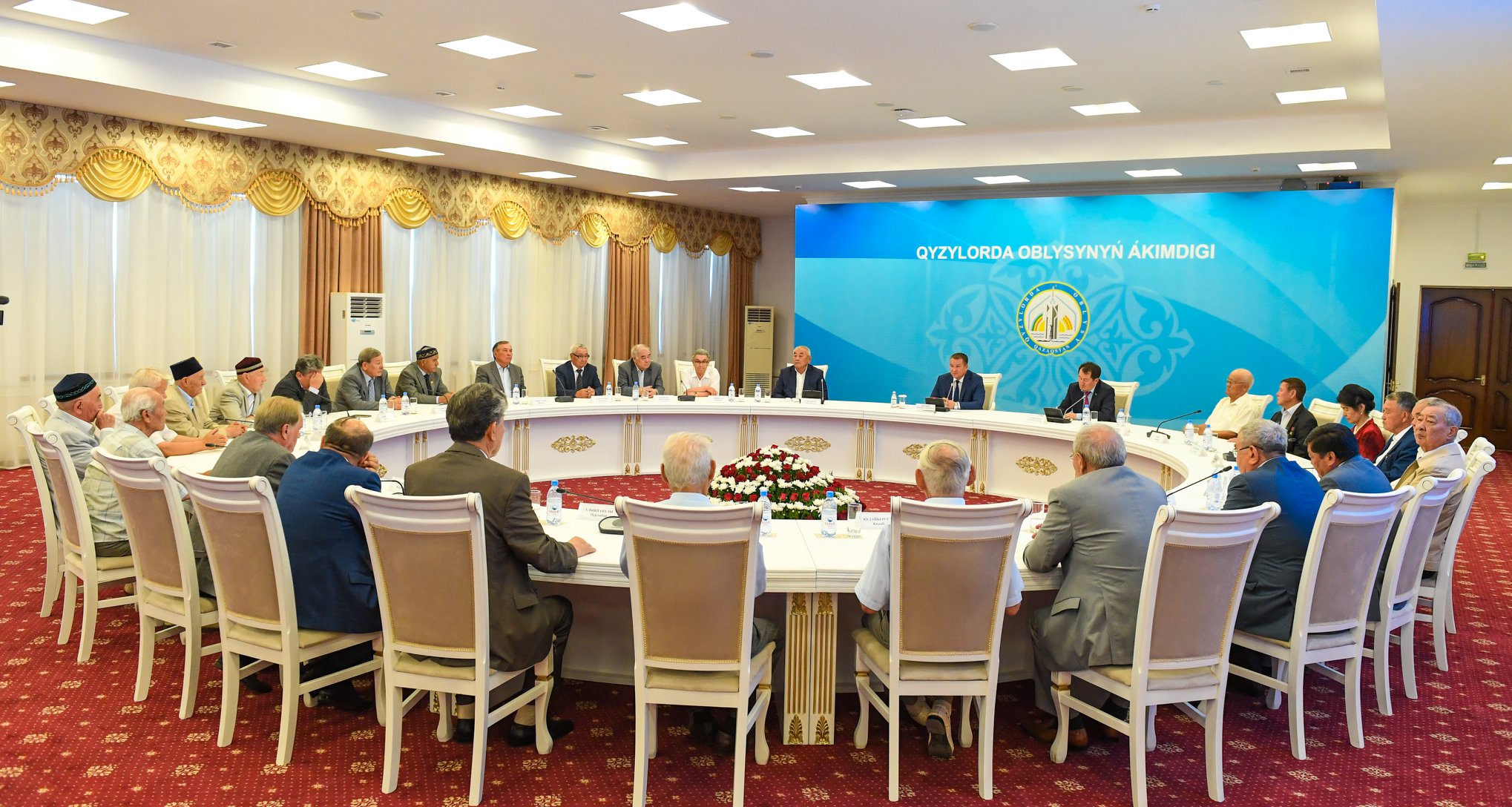 قىزىلوردا وبلىسىنىڭ اكىمى ارداگەرلەرمەن كەزدەستى