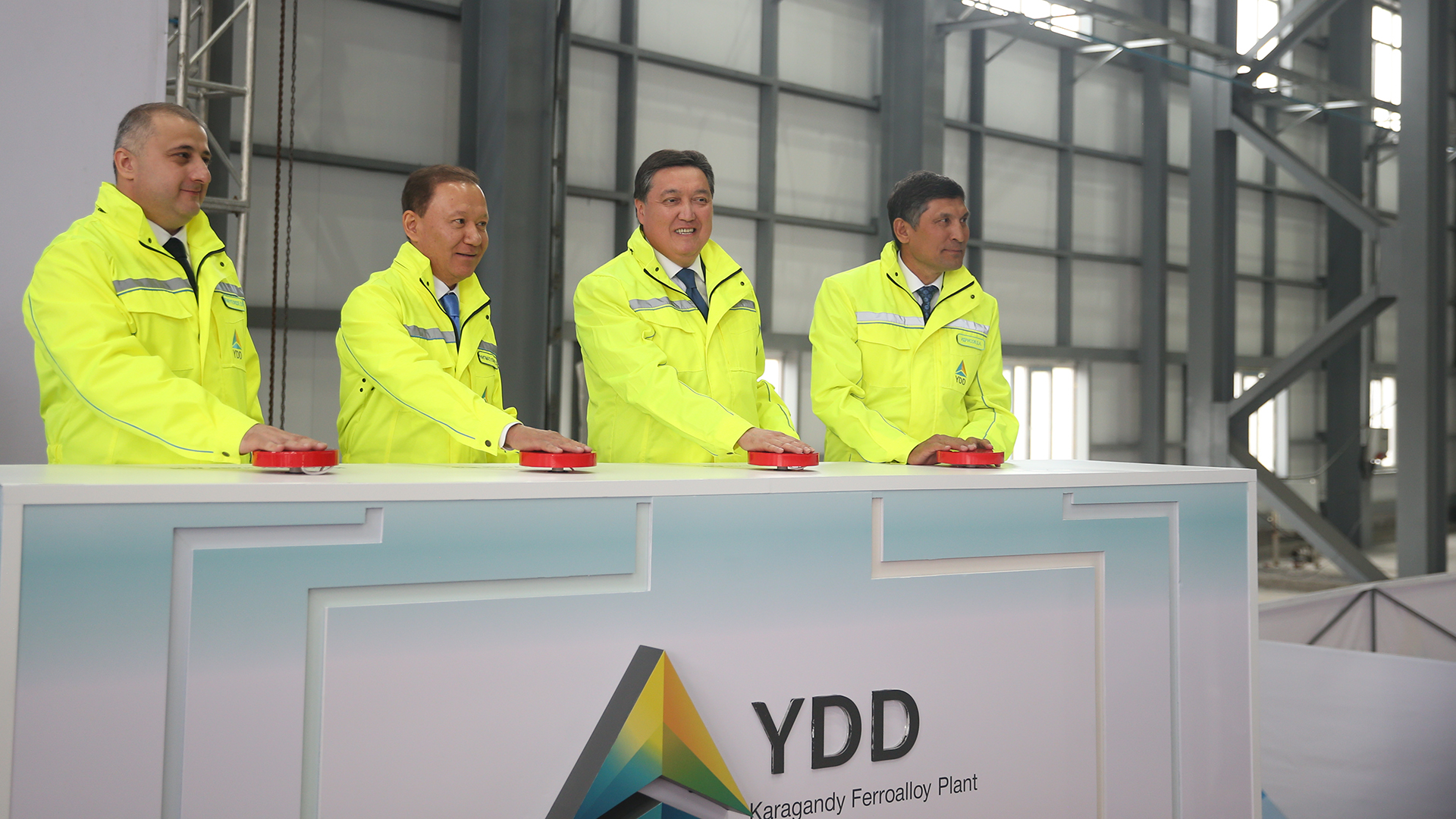 اسقار مامين قاراعاندى وبلىسىنىڭ جاڭا فەرروقورىتپا زاۋىتىنىڭ اشىلۋىنا قاتىستى