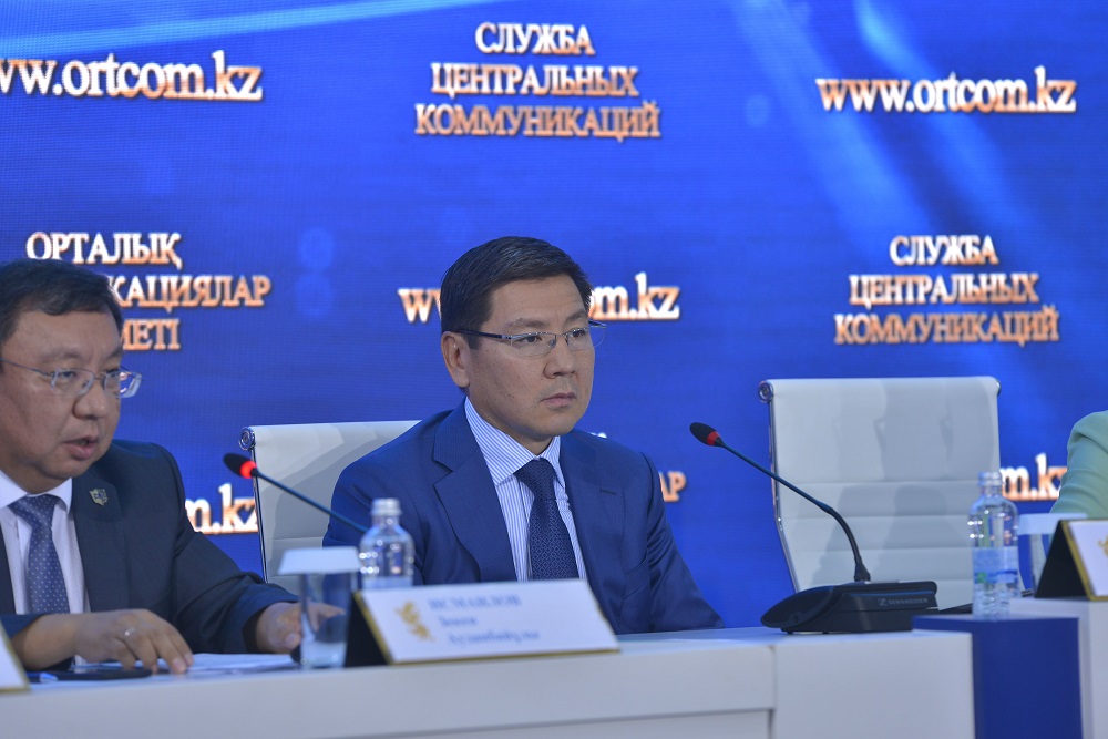 مەملەكەتتىك قىزمەتكەرلەر قاۋىپسىزدىك سەرتيفيكاتىن 1,5 جىلدان بەرى قولدانادى - مينيستر