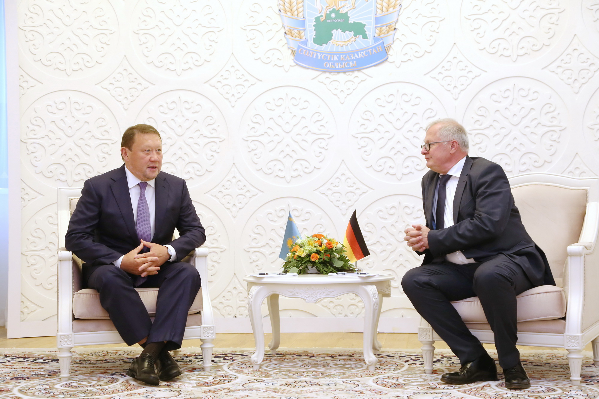 قۇمار اقساقالوۆ گەرمانيانىڭ  ەلشىسىمەن كەزدەستى