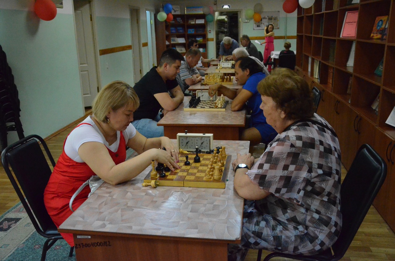 مۇمكىندىگى شەكتەۋلى جاندار شاحماتتان جارىس وتكىزدى