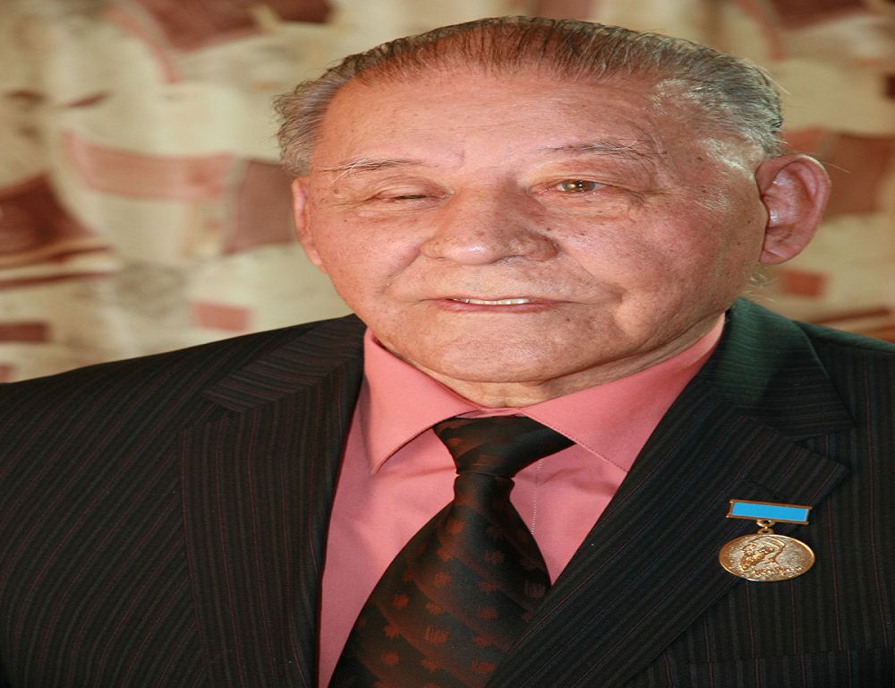 اسقاق داۋىستى ءانشى ەدى