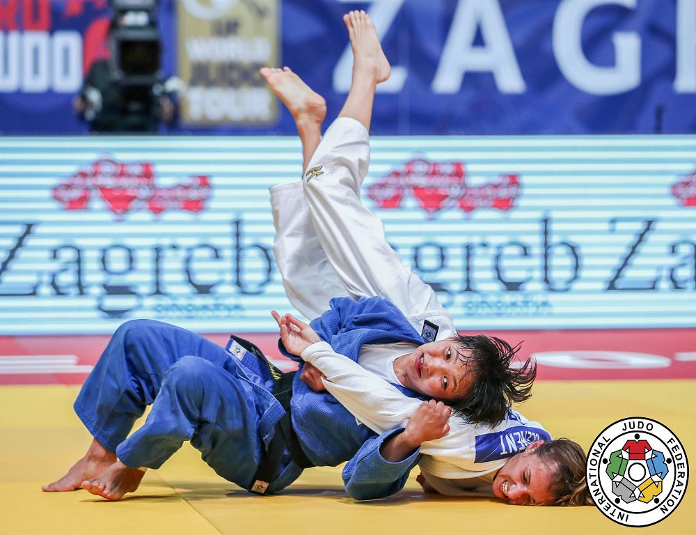 زاگرەبتە توپ جاردى