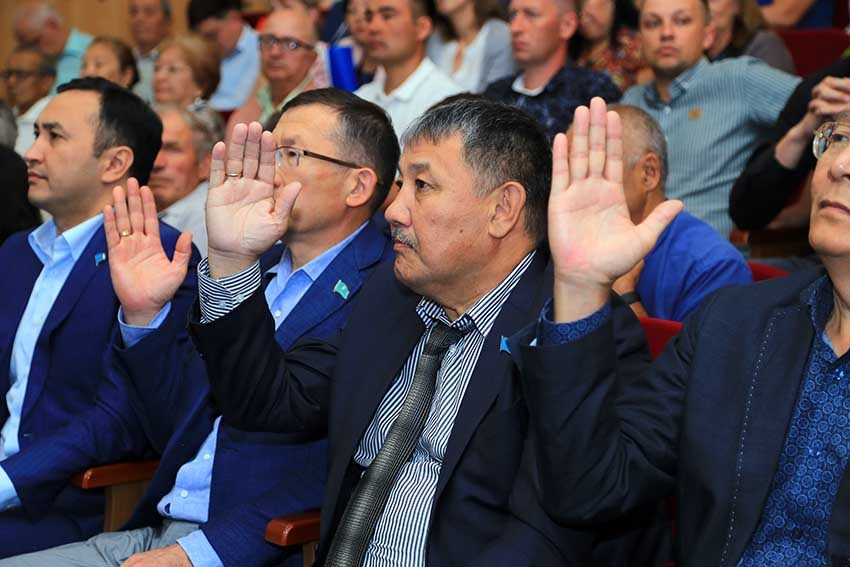 قوستانايدا تۇڭعىش پرەزيدەنت داڭعىلى بولادى