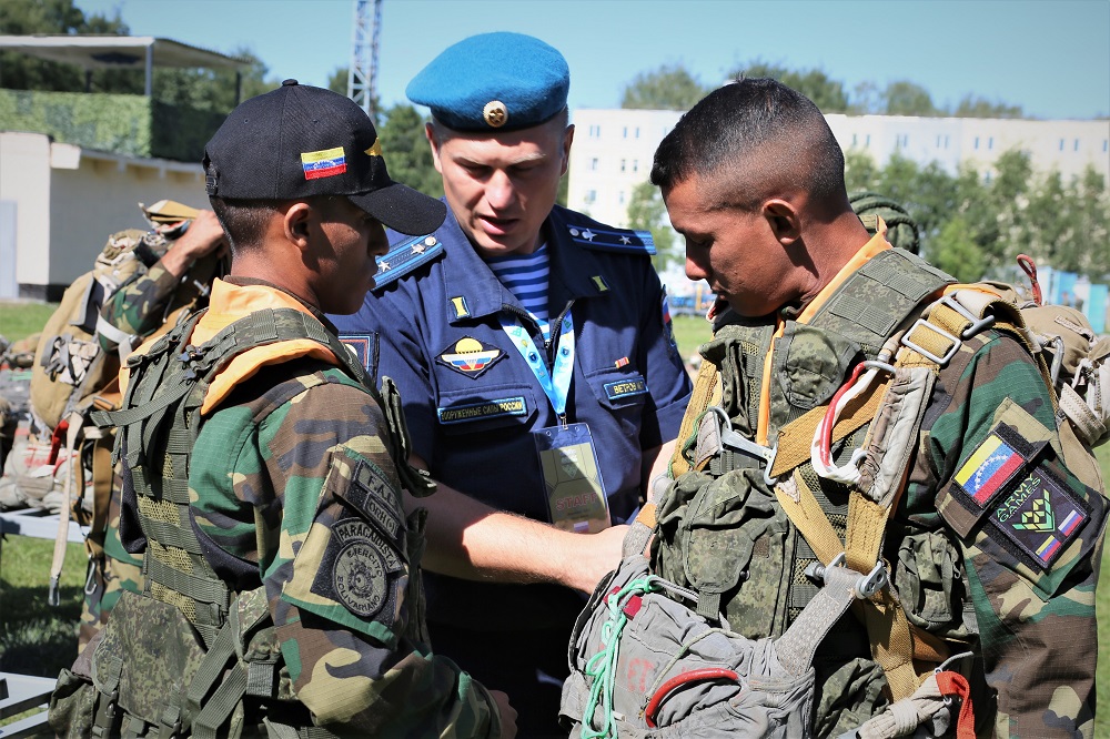 قازاقستاندىق اسكەريلەر «دەسانتتىق ۆزۆود» كونكۋرسىنىڭ  ءبىرىنشى كەزەڭىنە دايىندىقتارىن باستاپ كەتتى
