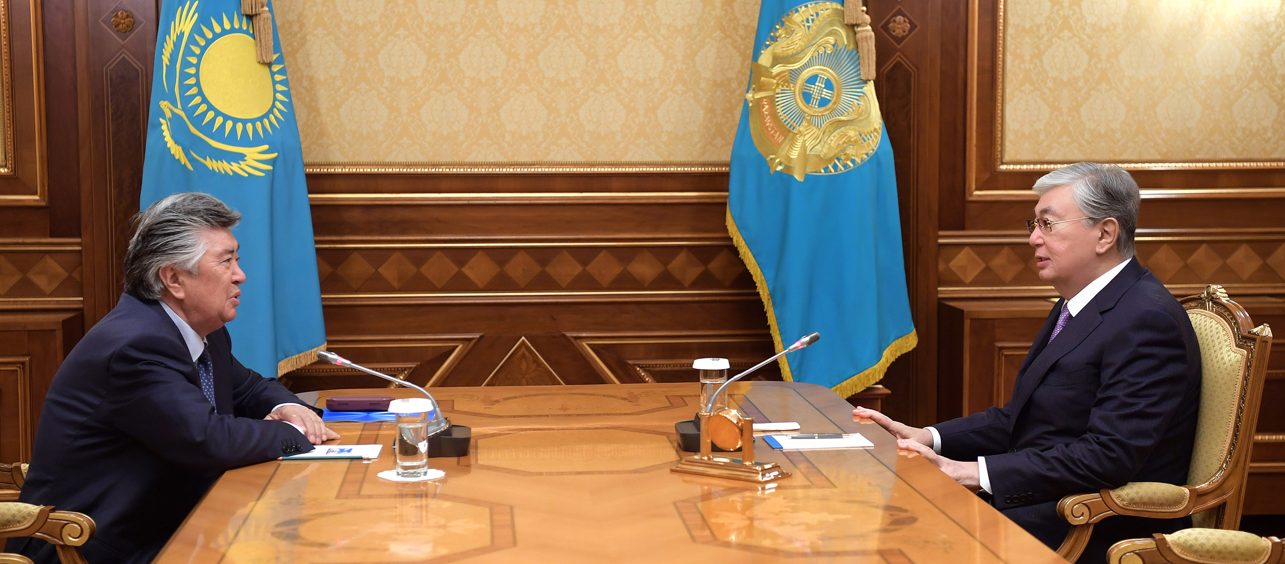 قاسىم-جومارت توقاەۆ اقىن, قوعام قايراتكەرى نۇرلان ءورازاليندى قابىلدادى