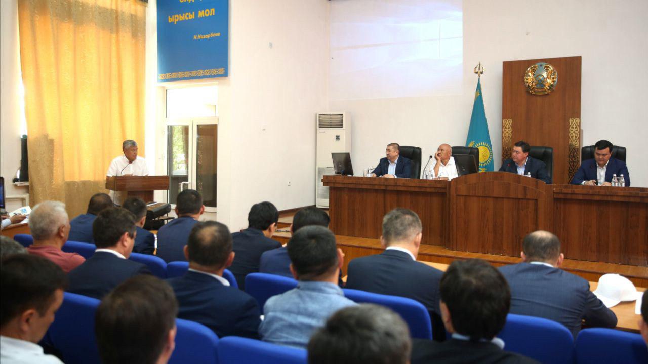 ا. مامين ارىس قالاسىندا