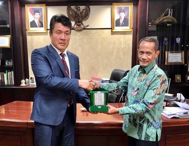 ازىق-ت ۇلىك قاۋىپسىزدىگى جونىندەگى يسلام ۇيىمىنا قوسىلۋعا شاقىردى