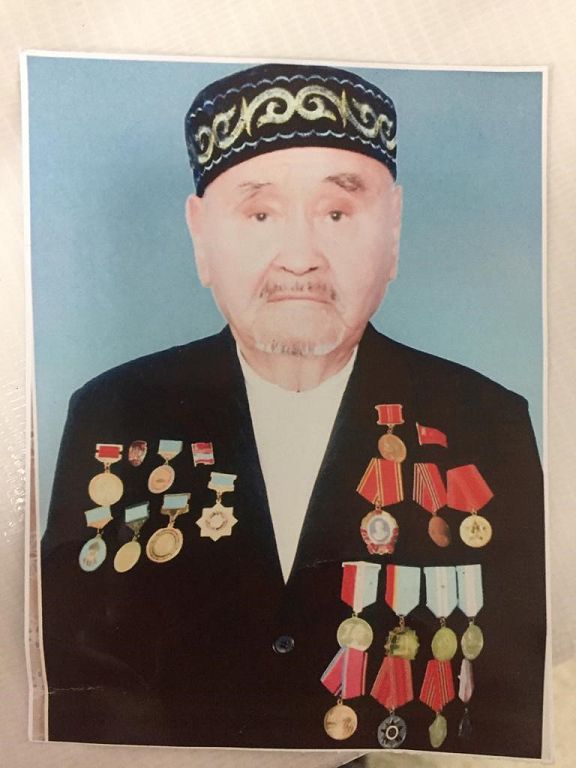 ەجەلگى سىرلاسىن ەلەڭدەي كۇتەدى