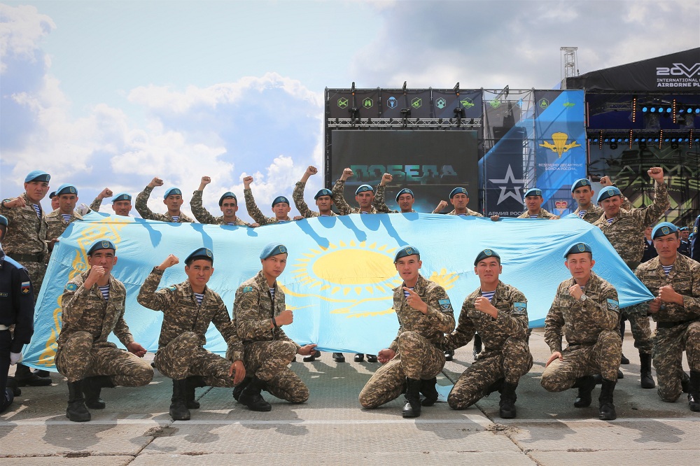 پسكوۆ قالاسىندا قازاقستاندىق كوماندانىڭ قاتىسۋىمەن «دەسانتتىق ۆزۆود» سايىسى باستالىپ كەتتى