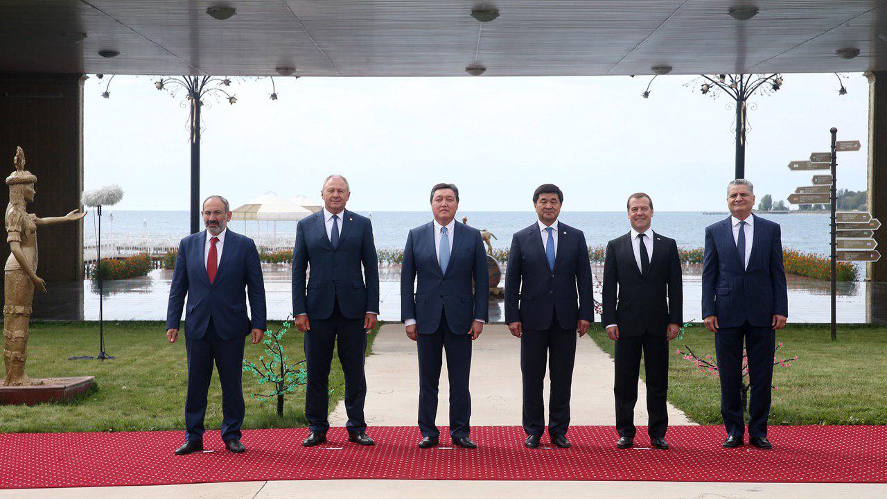 اسقار مامين قىرعىزستاندا ەۋرازيالىق ۇكىمەتارالىق كەڭەس وتىرىسىنا قاتىستى