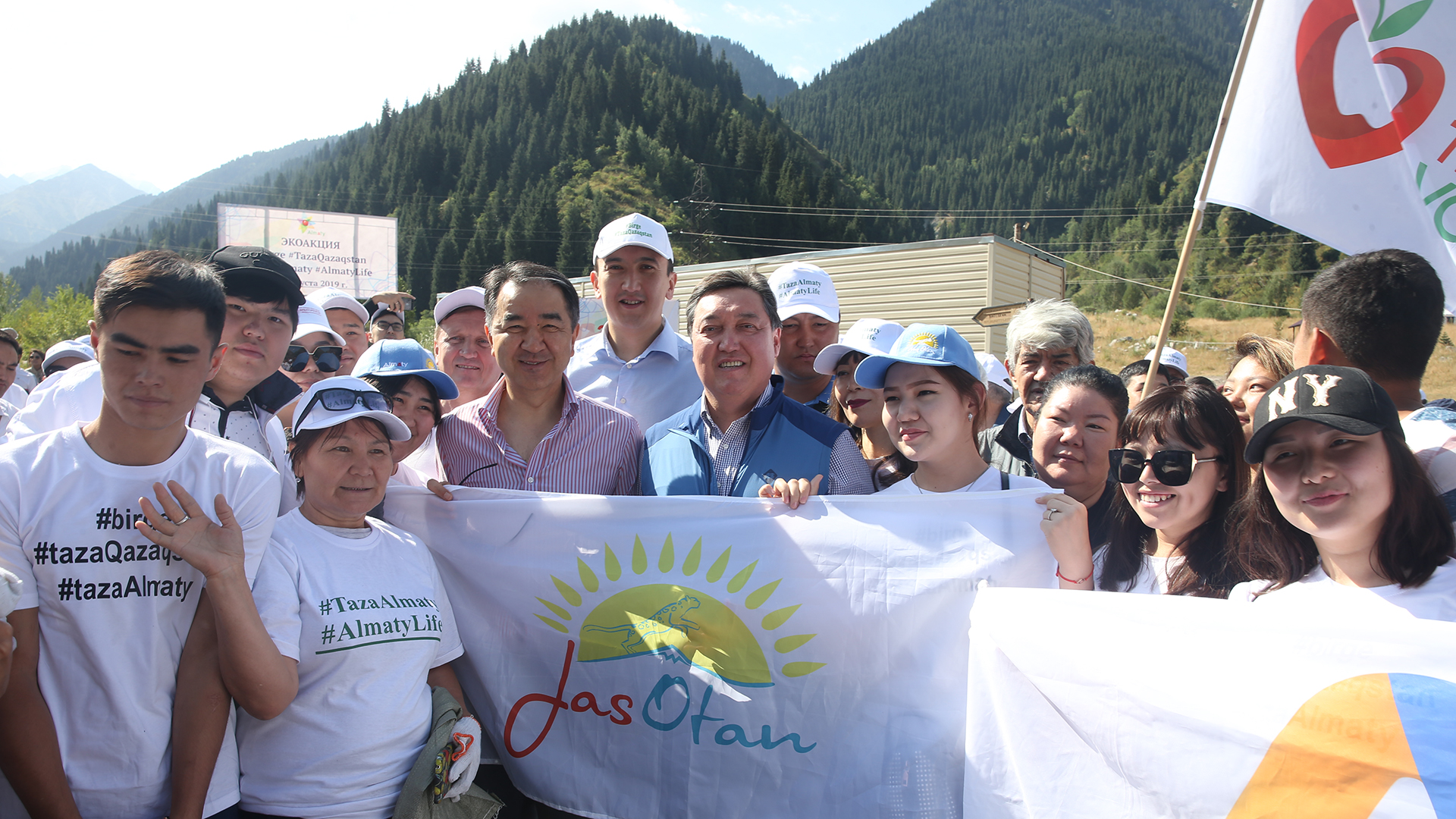 پرەمەر-مينيستر الماتىدا ەكولوگيالىق سەنبىلىككە قاتىستى