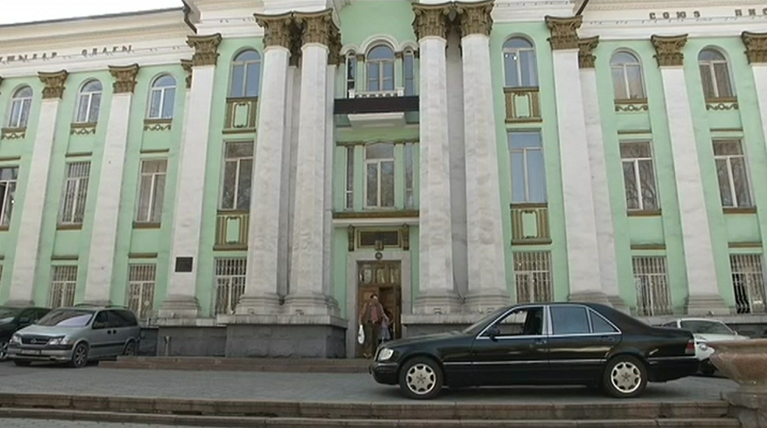 قالا اكىمى قالامگەرلەرمەن قاۋىشتى