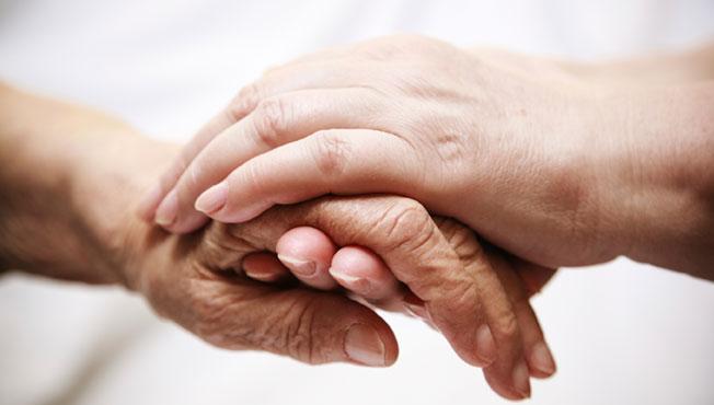 اقمولالىق پوليتسەيلەر قارتتار ۇيىنە باردى