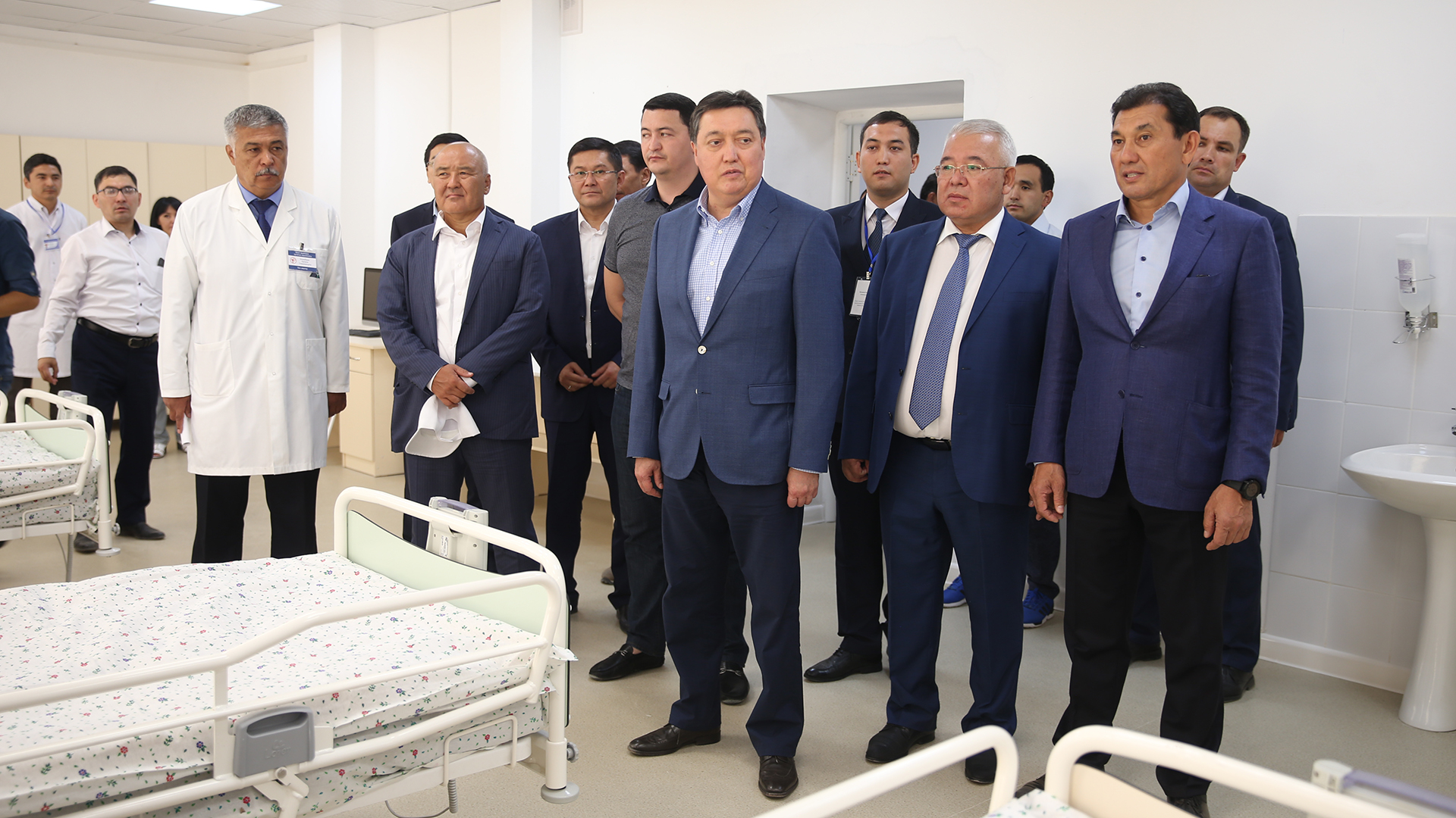 اسقار مامين ارىس قالاسىندا قالپىنا كەلتىرۋ جۇمىستارىنىڭ جانە تۇركىستاندا نىسانداردىڭ سالىنۋ بارىسىن تەكسەردى