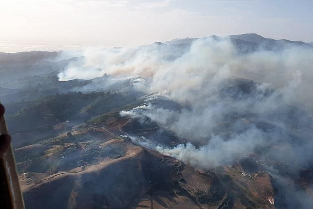 يسپانيانىڭ گران-كاناريا ارالىندا ورمان ورتەنىپ جاتىر