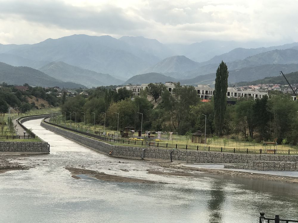 بايبەكتەن برايتون-بيچكە دەيىن نەمەسە «داريانىڭ» جاعالاۋى