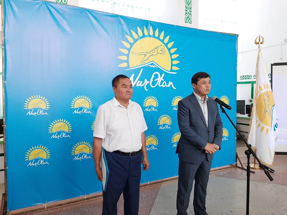 «Nur وtan» پارتياسى «ەڭبەك» باعدارلاماسىمەن ءوڭىردى ارالاۋدى باستادى